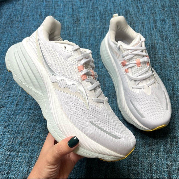 Saucony Hurricane 24 Running Shoes in White Foam Women's Size